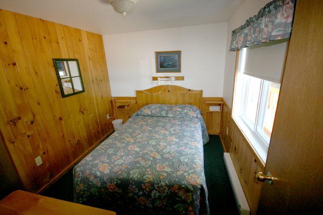 Spectacle Lake Lodge Банкрофт Экстерьер фото